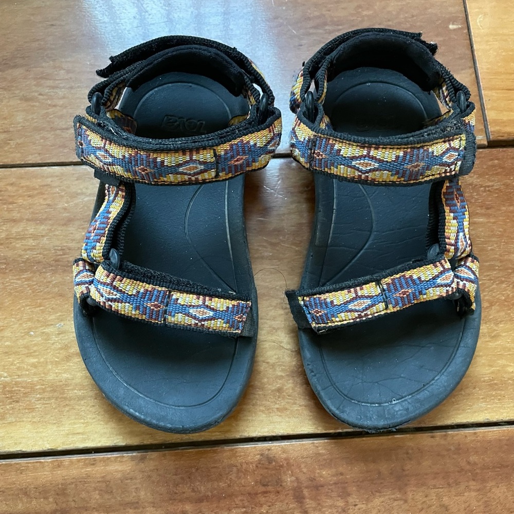 Teva Toddler Size 7